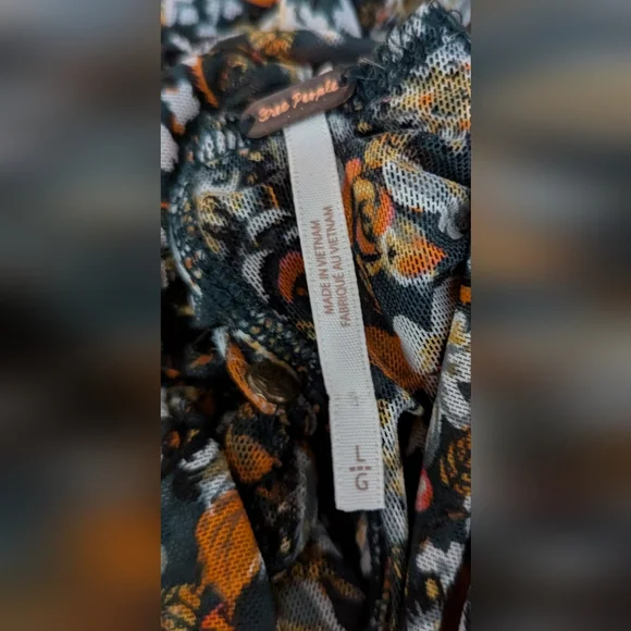 Free People Autumn Colored keyhole back blouse - Picture 3 of 4